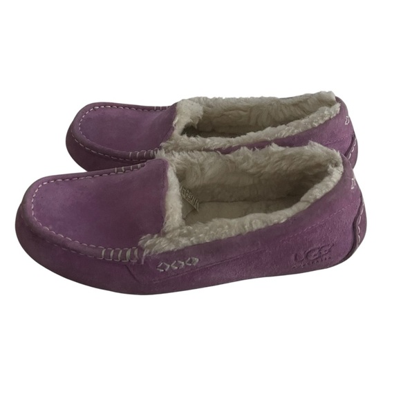 UGG Purple Moccasin Slippers with Plush Lining Women Size 9 - Picture 3 of 8